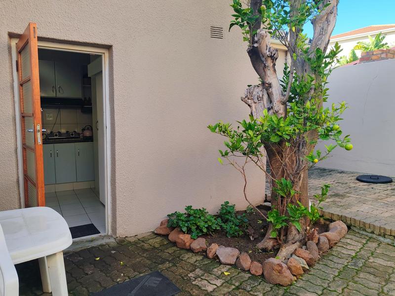 To Let 1 Bedroom Property for Rent in University Estate Western Cape